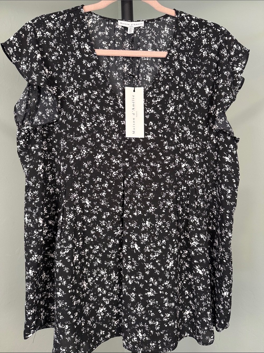 Maison d’Amelie Women’s Black and White Floral Flutter-Sleeve Blouse Size Large